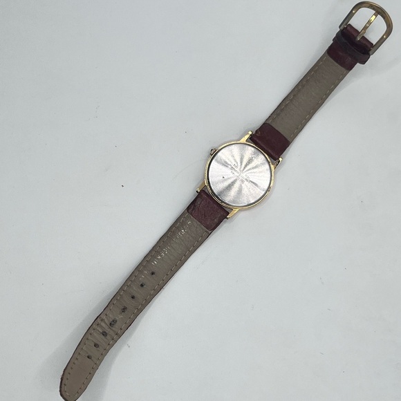 Vintage Disney Mickey Mouse Gold Toned Lorus Watch with Leather Strap - Picture 6 of 6